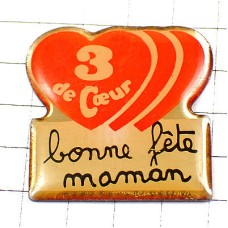 ピンバッジ・赤い３つのハート母の日 BONNE-FETE-MAMAN FETE-DES-MERES FRANCE