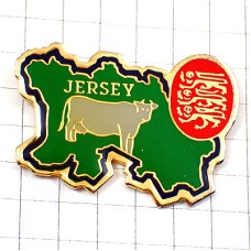 ピンバッジ・ウシ牛ジャージー種と３頭のライオンの紋章 JERSEY ISLAND COW