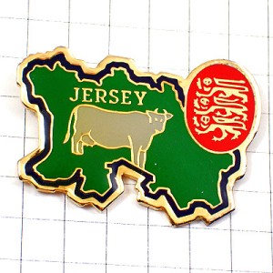 ピンバッジ・ウシ牛ジャージー種と３頭のライオンの紋章 JERSEY ISLAND COW