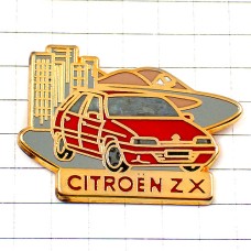 ピンバッジ・シトロエンＺＸ赤い車と町の風景 CITROEN-ZX #RED FRANCE