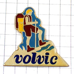 ピンバッジ・ボルビック山登り鞄リュックと杖 VOLVIC FRANCE