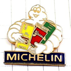 ピンバッジ・ミシュランガイドを持つビバンダムくん本３冊 MICHELIN GUIDE BIBENDUM FRANCE