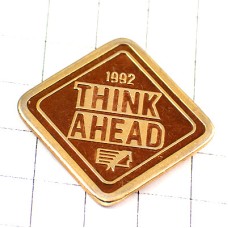 ピンバッジ・先を読む1992年メッセージ英語 THINK-AHEAD