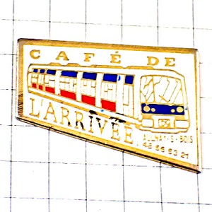 ピンバッジ・ＲＥＲパリの鉄道車両カフェ CAFE-DE-L-ARRIVEE RER-PARIS FRANCE