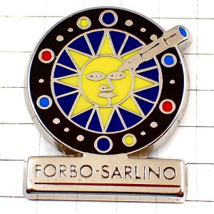 ピンバッジ・顔のある太陽とペン万年筆 FORBO-SARLINO