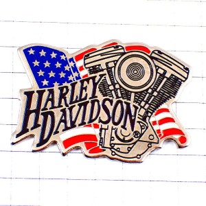 ピンバッジ・ハーレーダビッドソン二輪バイク星条旗/USAアメリカ国旗オートバイ HARLEY-DAVIDSON USA FLAG ENGINE