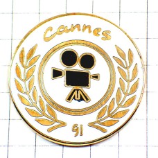 ピンバッジ・黒い撮影用カメラ機器カンヌ映画祭ゴールド月桂樹ローリエ CANNES FESTIVAL PALME FRANCE