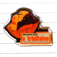 ピンバッジ・マドレーヌお菓子 LA-TRINITAINE MADELEINE BRETAGNE FRANCE