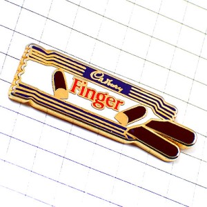 ピンバッジ・フィンガーチョコお菓子キャドバリー社 FINGER CADBURY