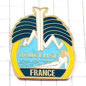 ピンバッジ・水辺のヌードの女の子 VAUCLUSE DEPARTEMENT FRANCE