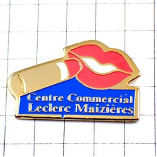 ピンバッジ・ピンクの口紅と唇ルージュ LECLERC MAIZIERES LIPSTICK FRANCE