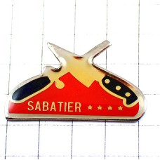 ピンバッジ・ナイフ包丁と包丁研ぎ星４つ SABATIER KNIFE FRANCE