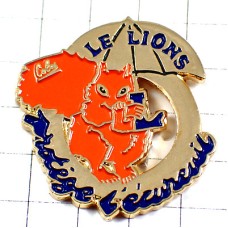 ピンバッジ・傘をさすリス栗鼠ライオンズクラブＬ LIONS-CLUB SQUIRREL FRANCE