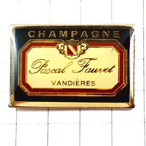 ピンバッジ・シャンパーニュ酒ヴァンディエレ黒いラベル型シャンパン CHAMPAGNE PASCAL-FAUVET VANDIERES