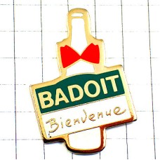 ピンバッジ・蝶ネクタイのミネラル水ボトル容器バドワ社 BADOIT FRANCE