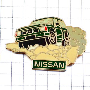 ピンバッジ・日産４WD土煙をあげてはしる四輪駆動車 NISSAN 旧車 JAPAN