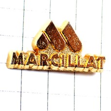 ピンバッジ・Ｍアルファベット金色ゴールド牛乳ミルク製品 MARCILLAT FRANCE