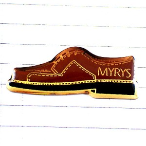 ピンバッジ・茶色い革靴片方 MYRYS FRANCE