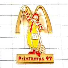 ピンバッジ・マクドナルドのドナルドＭゴールド金色 RONALD MC-DONALDS PRINTEMPS-1997