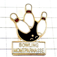 ピンバッジ・ボウリング球とピン３本 MONTPARNASSE BOWLING PARIS FRANCE