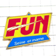 お買得ピンバッジ・楽しいラジオ局 FUN-RADIO FRANCE