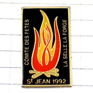 ピンバッジ・キャンプファイヤーの火ボーイスカウト FIRE SAINT-JEAN SCOUT FRANCE