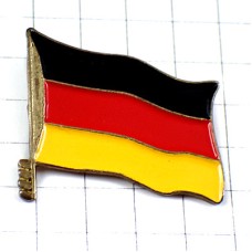 ピンバッジ・ドイツ国旗はためく GERMANY FLAG