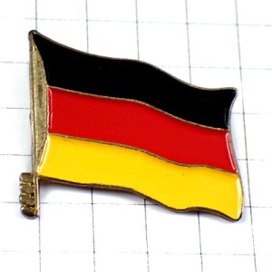 ピンバッジ・ドイツ国旗はためく GERMANY FLAG