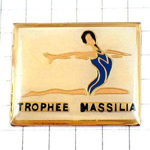 ピンバッジ・青いレオタード体操選手の女の子 MASSILIA MARSEILLE