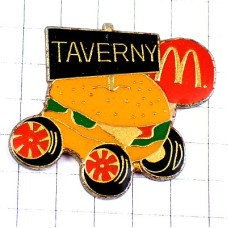 ピンバッジ・ハンバーガーの車Ｍマクドナルド