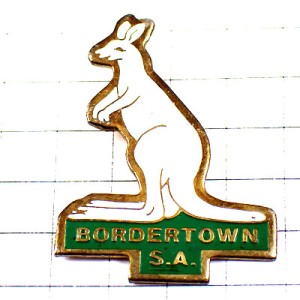 ピンバッジ・カンガルー白オーストラリア動物 BORDERTOWN AUSTRALIA