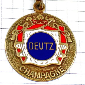 キーホルダー・シャンパーニュ酒シャンパン王冠ドゥーツ CHAMPAGNE DEUTZ FRANCE