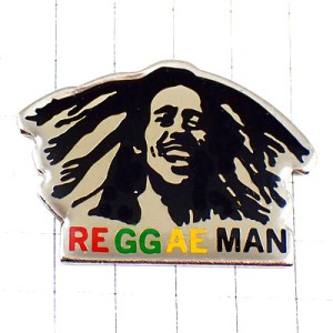 ピンバッジ・ボブマーレー歌手ジャマイカ音楽レゲエ緑黄赤ラスタカラー  BOB-MARLEY REGGAE FLAG RASTAFARI RASTA