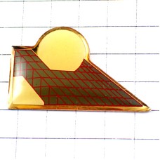 ピンバッジ・坂道と球３Ｄ立体