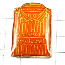 ピンバッジ・キャシャレルのシャツきちんと折りたたまれたシュミーズ服 CACHAREL SHIRT FRANCE