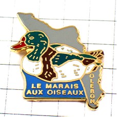 ピンバッジ・鴨カモ鳥の干潟オレロン島 OLERON ISLAND DUCK FRANCE