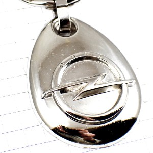 キーホルダー・オペル車ロゴ銀色シルバー OPEL GERMANY