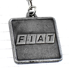 キーホルダー・フィアット車ロゴ銀色シルバーエンブレム FIAT ITALIA ITALY