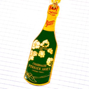 キーホルダー・ガレのデザインのペリエジュエ瓶シャンパーニュ酒シャンパン花ベルエポック白いアネモネ絵