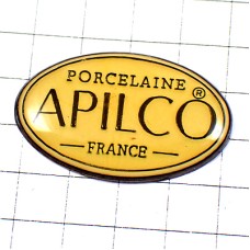 ピンバッジ・アピルコ陶器 APILCO PORCELAINE FRANCE