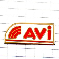 ピンバッジ・暖色系のペンキAVIアルファベット