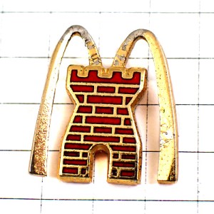 ピンバッジ・マクドナルドＭ金色ゴールド城砦の塔