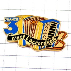 ピンバッジ・ホーナー社アコーディオン楽器ミュージック音楽３数字 ACCORDEON OBERHOFFEN ALSACE FRANCE