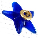 ピンバッジ・青い星スター海星ヒトデ金色ゴールドの渦巻き STARFISH SAINT-AMOUR FRANCE