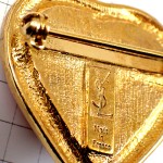 ブローチ・イヴサンローランYSL/赤いハート型 YVES-SAINT-LAURENT FRANCE BROOCH