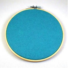 ピンバッジの壁掛け・ブルー青色フェルト刺繍フープ直径16CMディスプレイ