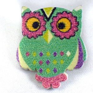 ピンバッジ・NEW!フクロウ緑グリーン梟ミミズク木製 PAINTED WOOD OWL