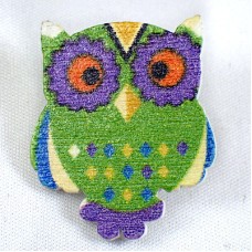 ピンバッジ・NEW!フクロウ緑グリーン梟ミミズク木製 PAINTED WOOD OWL