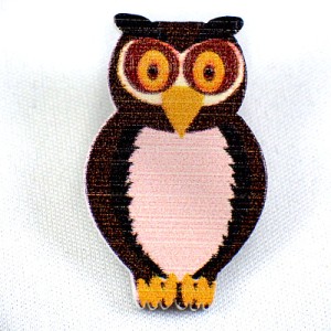 ピンバッジ・NEW!フクロウ茶色い梟ミミズク木製 PAINTED WOOD OWL