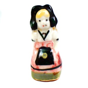 フェーブ・アルザス地方民族衣装の女の子
